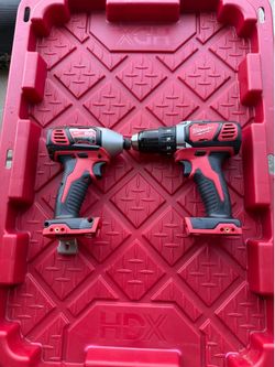 Milwaukee M18 18V Lithium-Ion Cordless Drill Driver/Impact Driver
