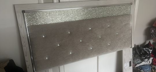 Bedroom set