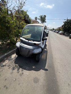 GEM GOLF CART 2002