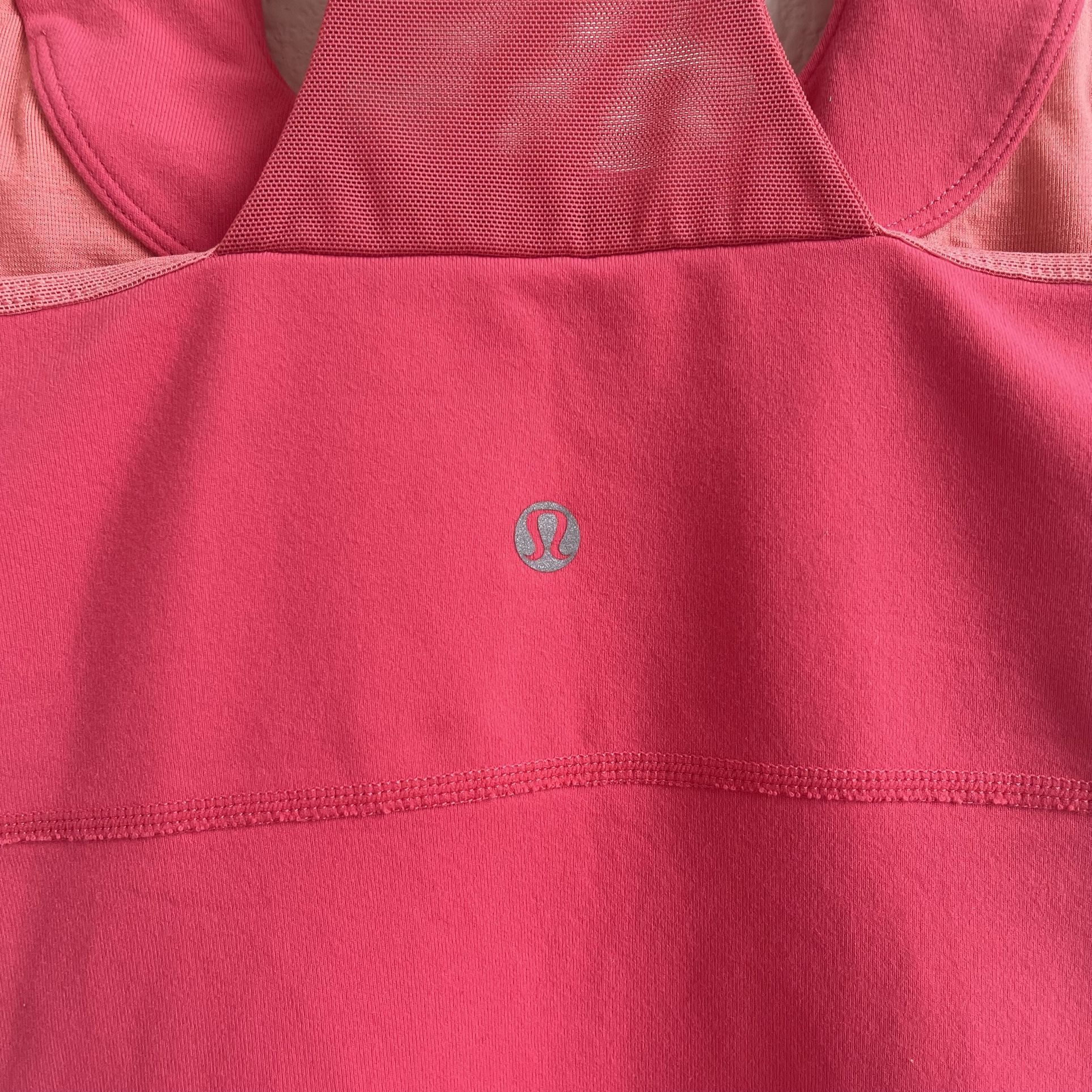 Lululemon Twist & Train Tank NWOT for Sale in Wheeling, IL - OfferUp