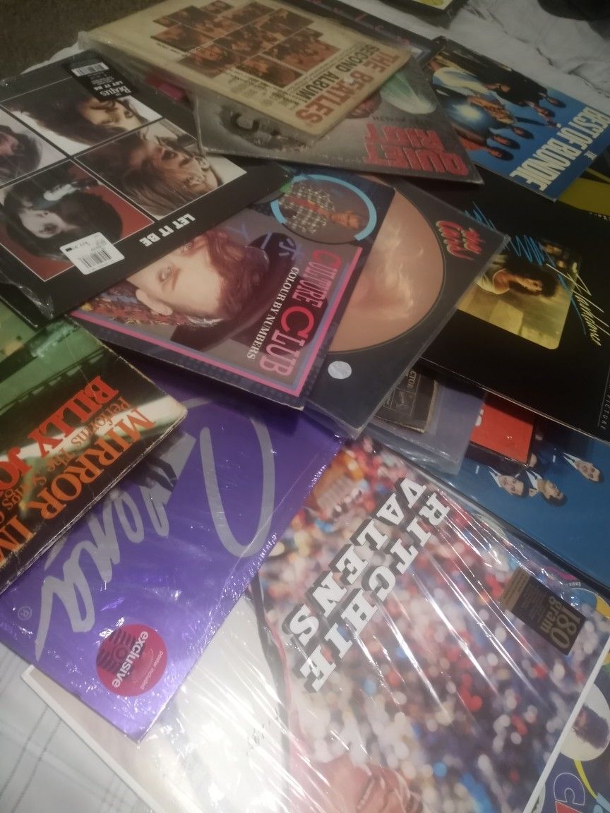 Collection Of Records Vinyls LP 30 units Of Good Music From $20 To $40 Would Like To Sell Them All Together Preferably But Send Me An Offer By Piece.