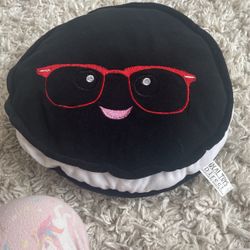 Medium Oreo Plushie
