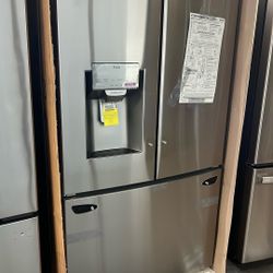 NEW IN BOX LG FRENCH STYLE REFRIGERATOR 