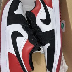 Jordan 1 Low Se Black Toe 