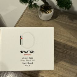 Apple Watch Series 3/ 42mm Silver Aluminum 