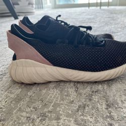 Adidas Sneakers For Women Size 7.5