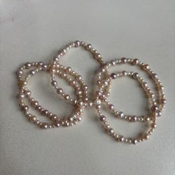 5 Piece Pearl Set Stretchy Real Pearls 75$