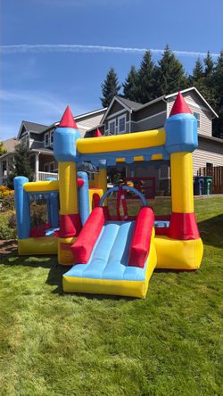 Bounce house with blower