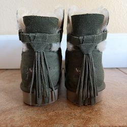 🥾 Like-New Koolaburra by UGG Jaelyn Mini Tassel Women’s Size 9.5/10 Boots Green Suede Ankle