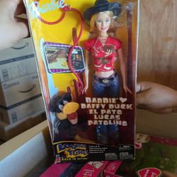 BARBIE COLLECTOR LOONEY TUNES BARBIE LOVES DAFFY DUCK BARBIE DOLL, NEW