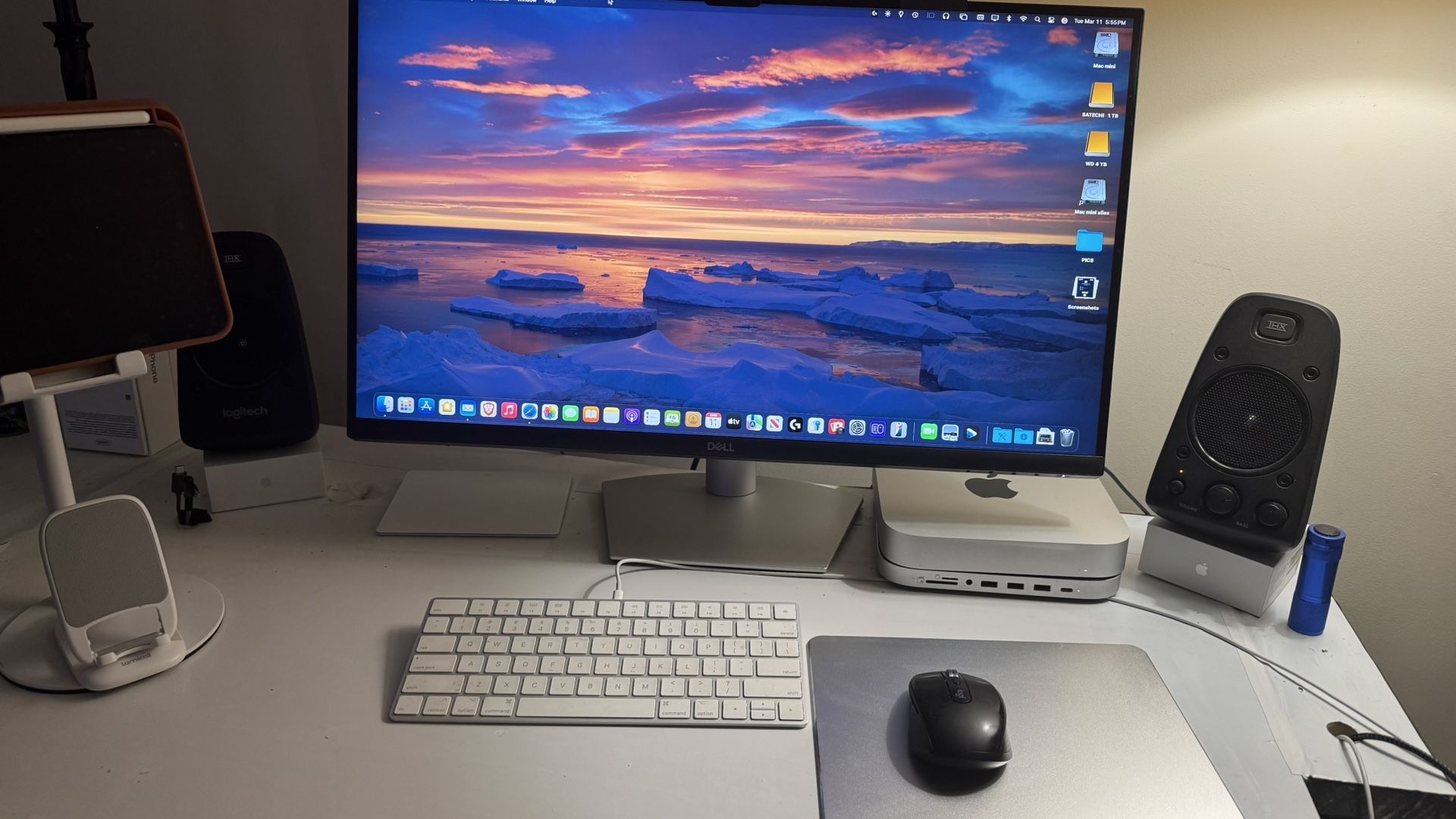 M2 Apple Mac Mini With 27 Inch Dell 27 Inch 4k Monitor And Apple Keyboard