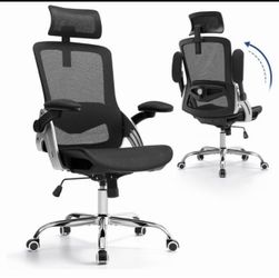 Black Mesh Ergonomic Office Chair