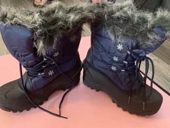 Child size 1 Snow Boots