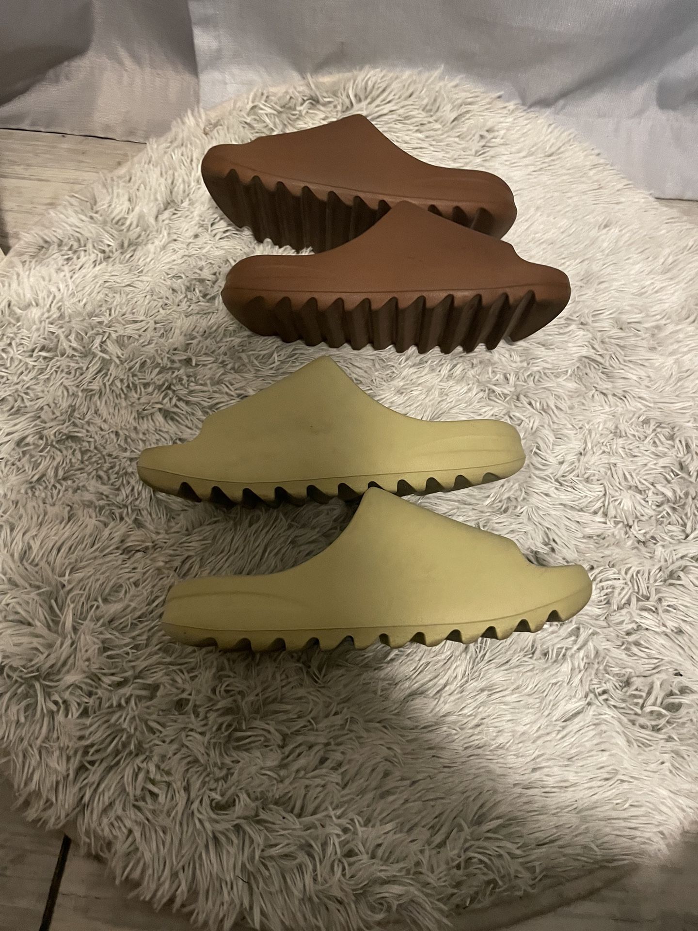 Size 9. Brown & Resin Yeezy.