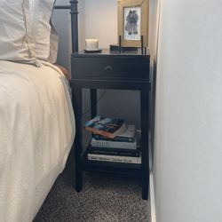 Black Modern Nightstand – Compact Size