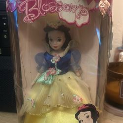 Disney Princess Blossoms Snow White