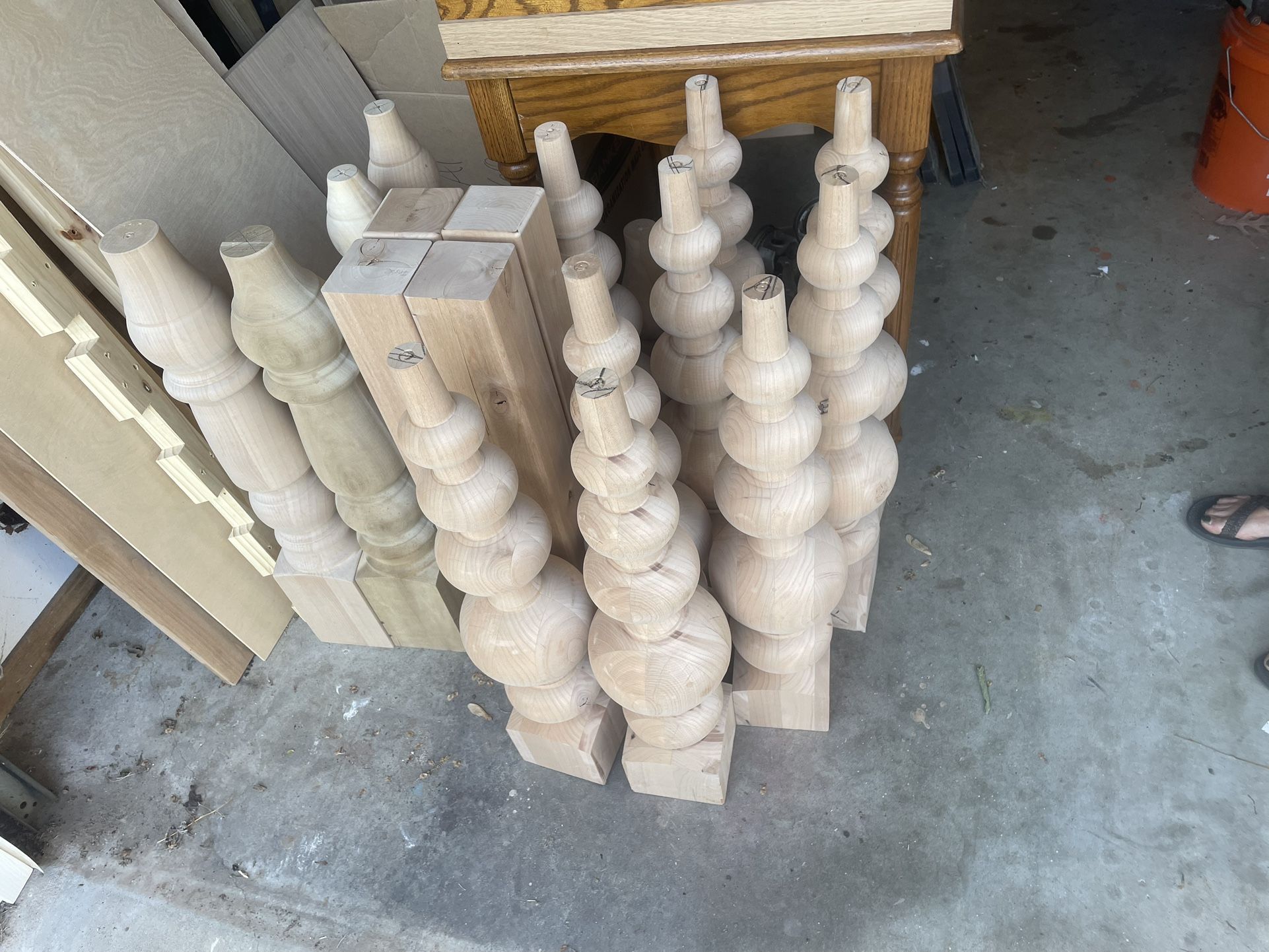 Table Legs. Raw Alderer  Wood And Design 