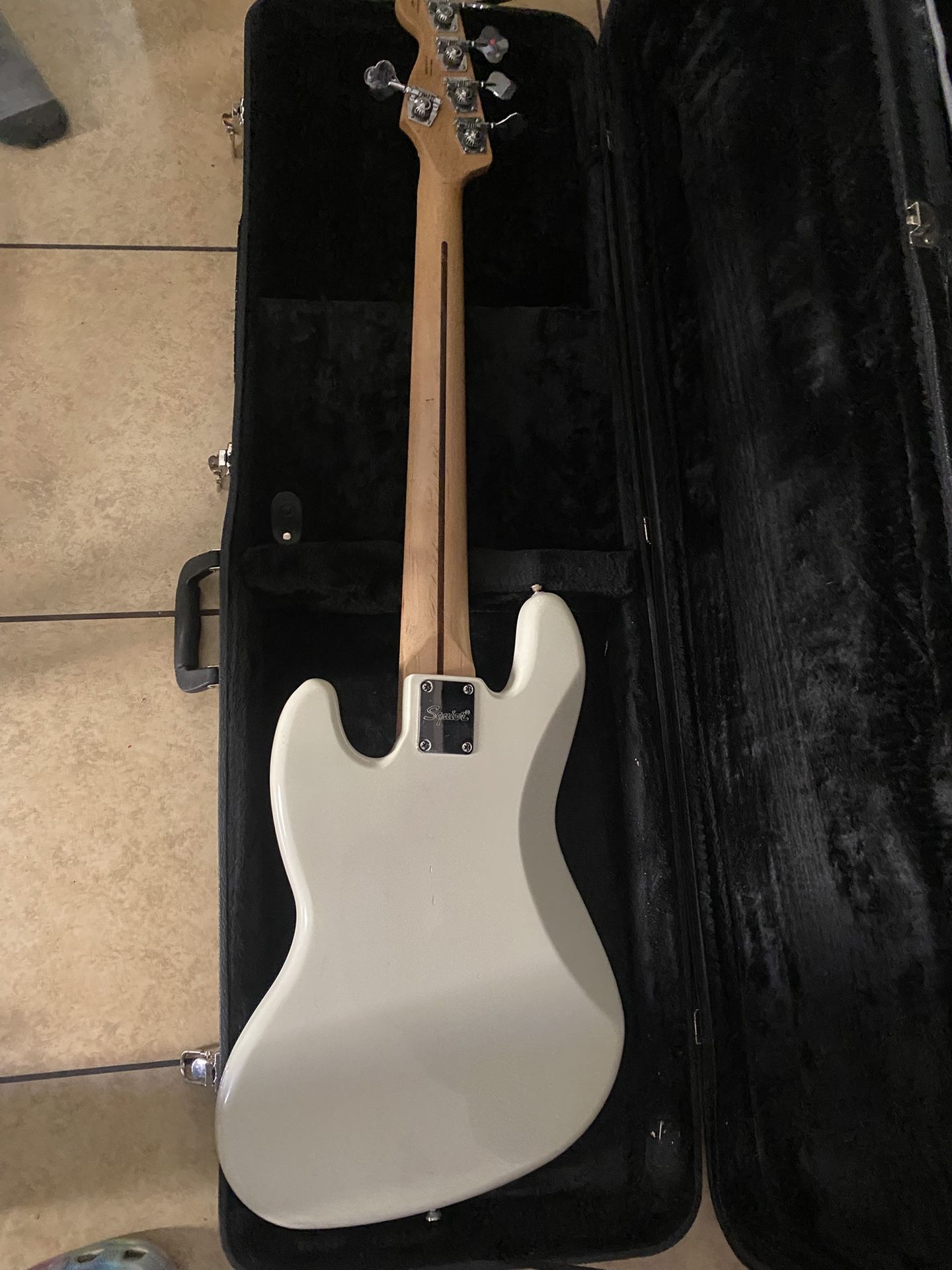 Jazz Squier Bass