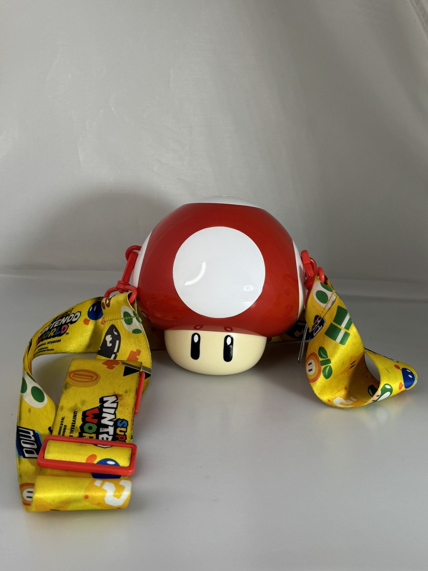 Universal Studios Super Nintendo World Mario Red Mushroom Sipper Cup