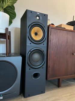 B&W Floor Standing Tower Speaker