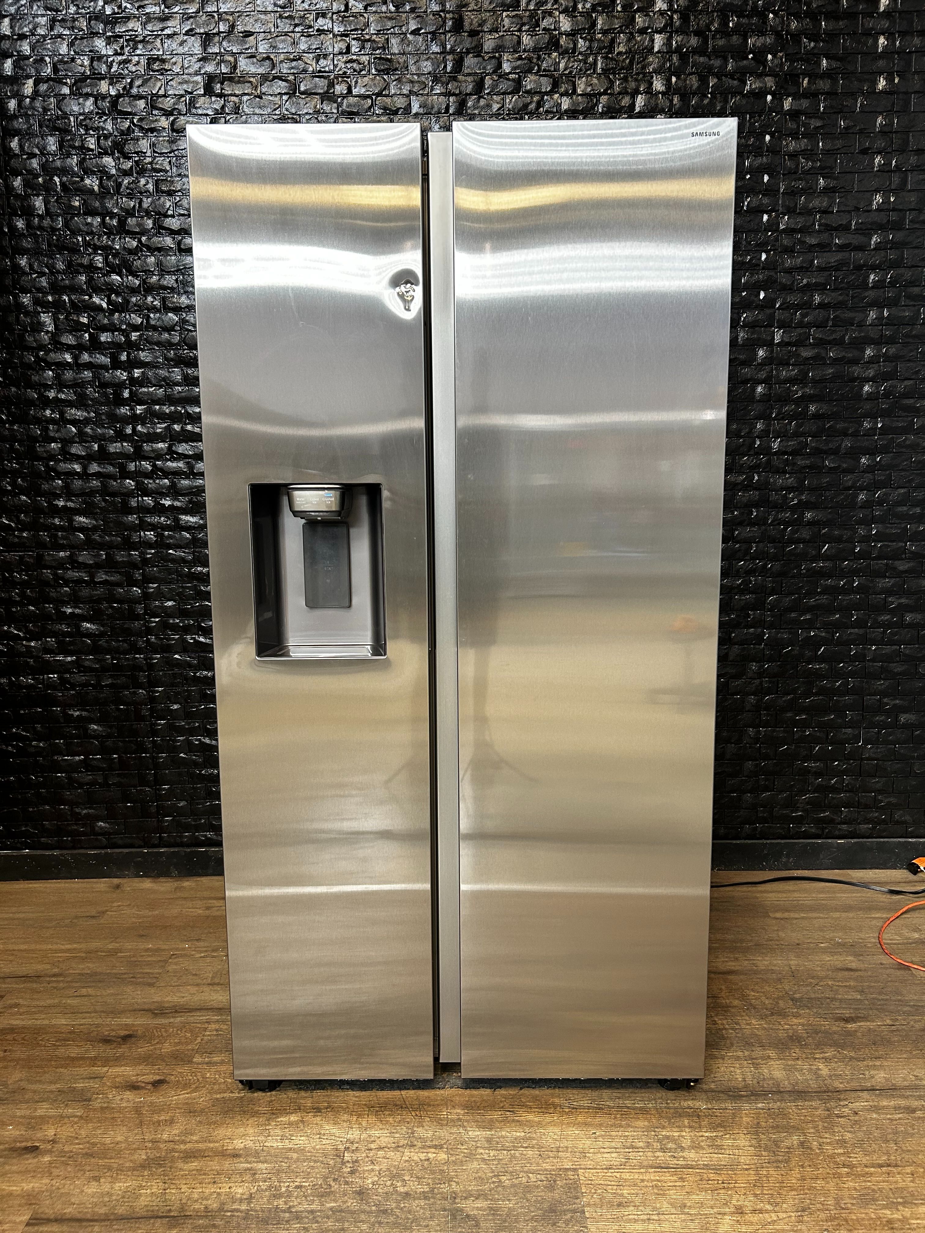 SAMSUNG REFRIGERATOR w/WARRANTY! R2616A
