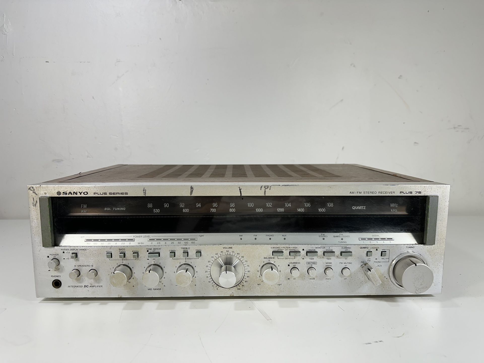 Vintage 1979 Sanyo Plus 75 AM/FM Stereo Receiver ~ 75WPC