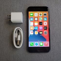 iPhone 7 - UNLOCKED - Like New  