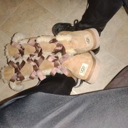 Great And Gently Used UGG UGG Australia Bailey Bow II Btown Boots for Women
