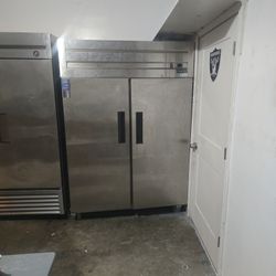 Dukers 2 Door Cooler 