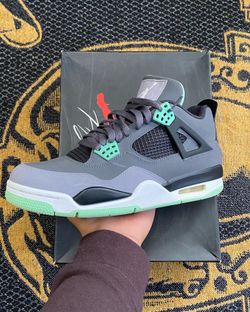 Jordan Retro 4 “Green Glow”