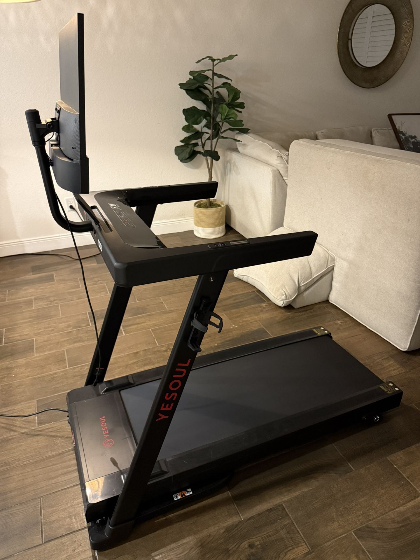 Yesoul Treadmill. Only 6 Months Old!