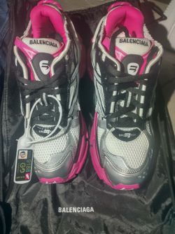 Runner shoes