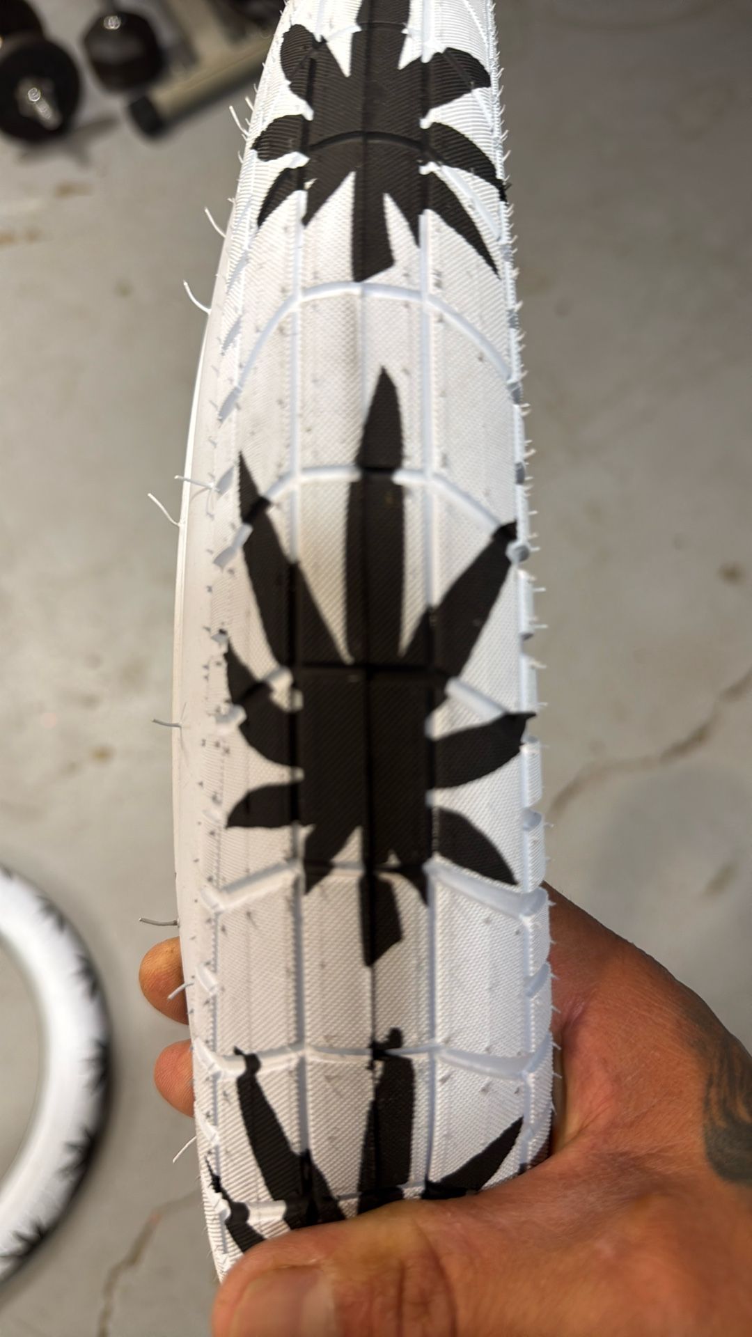 CULT x HUFF 2.40 Tread Leaf Tire