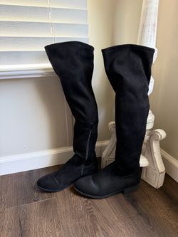 Used women over the knee boots color, black size 8 1/2