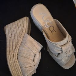 New Size 8.5 Sandals 