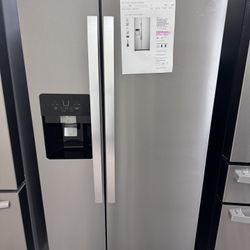 Whirlpool 2 Door Fridge 