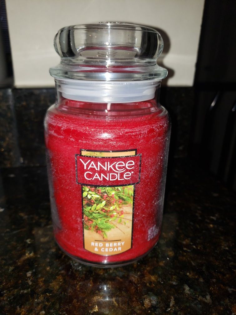 Yankee Candle large jar candle- Red Berry & Cedar