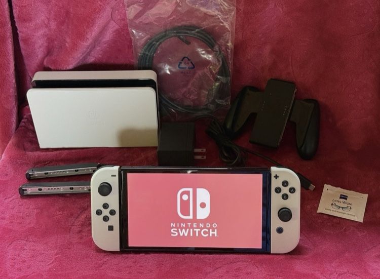 Switch OLED in Excellent Condition