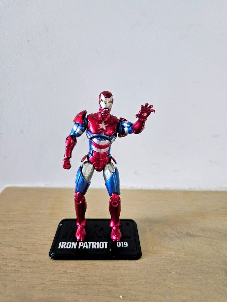 Hasbro Marvel Universe Iron Patriot 3.75” Action Figure #019 + bonus Captain America Shield
