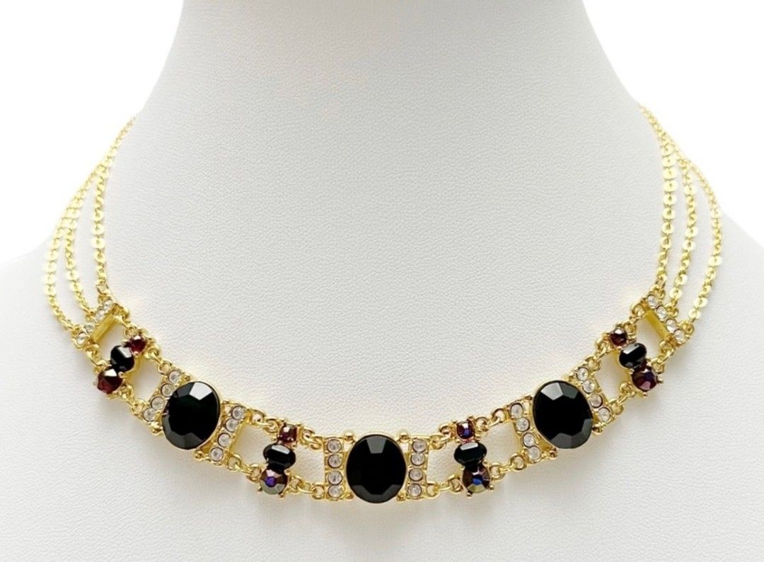 Vintage Monet Black AB Clear Crystal Rhinestone Triple Chain Collar Necklace

16" length.

Shown with quarter for size reference.

CONDITION: Pre-owne