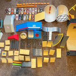 Tech Deck Skateboards + Ramps