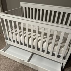 Crib With Waterproof Mattress 