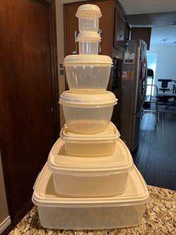 Old Retro Rubbermaid Tupperware