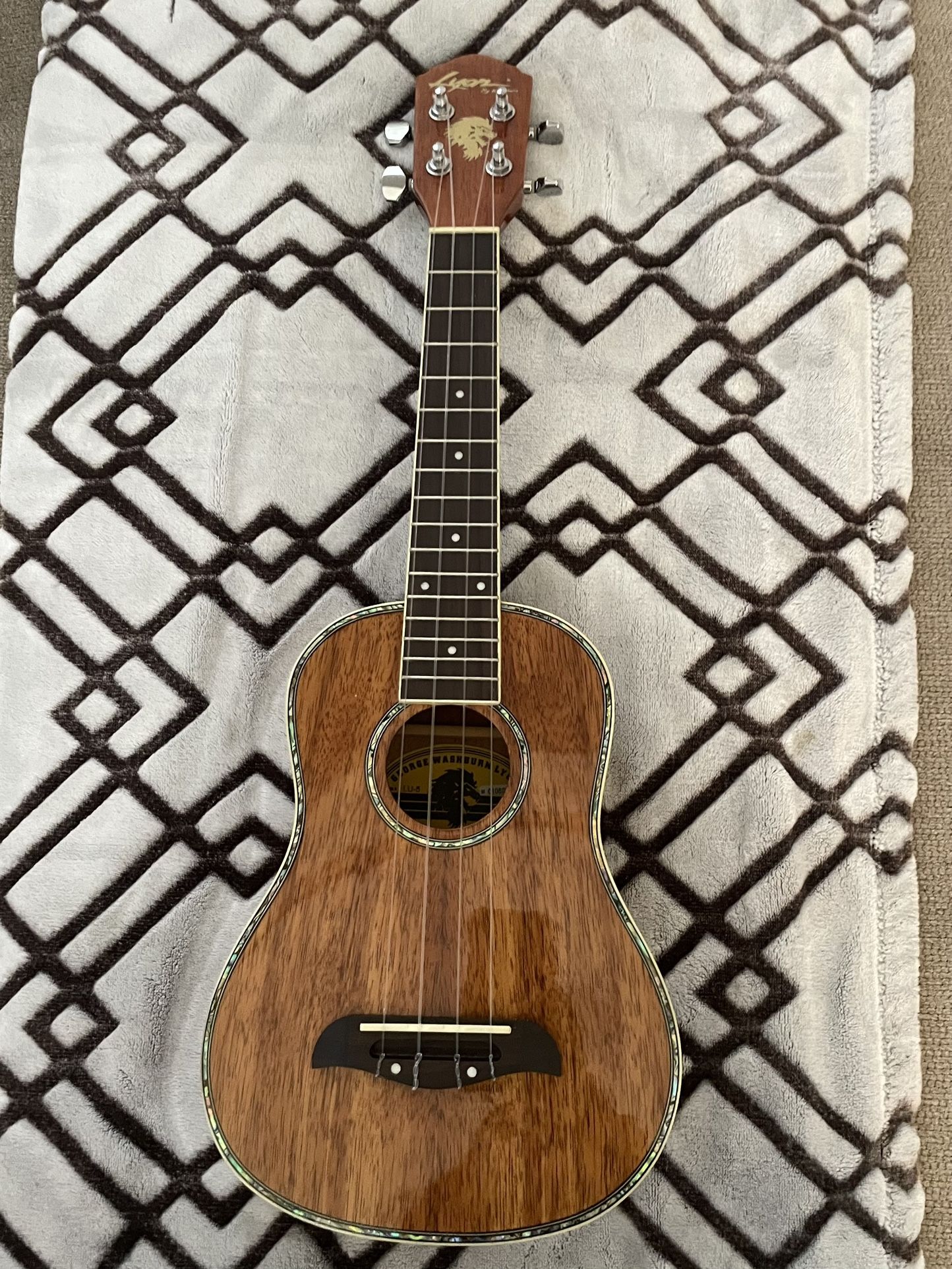 George Washburn Lyon Lu 5 All Koa Concert Ukulele