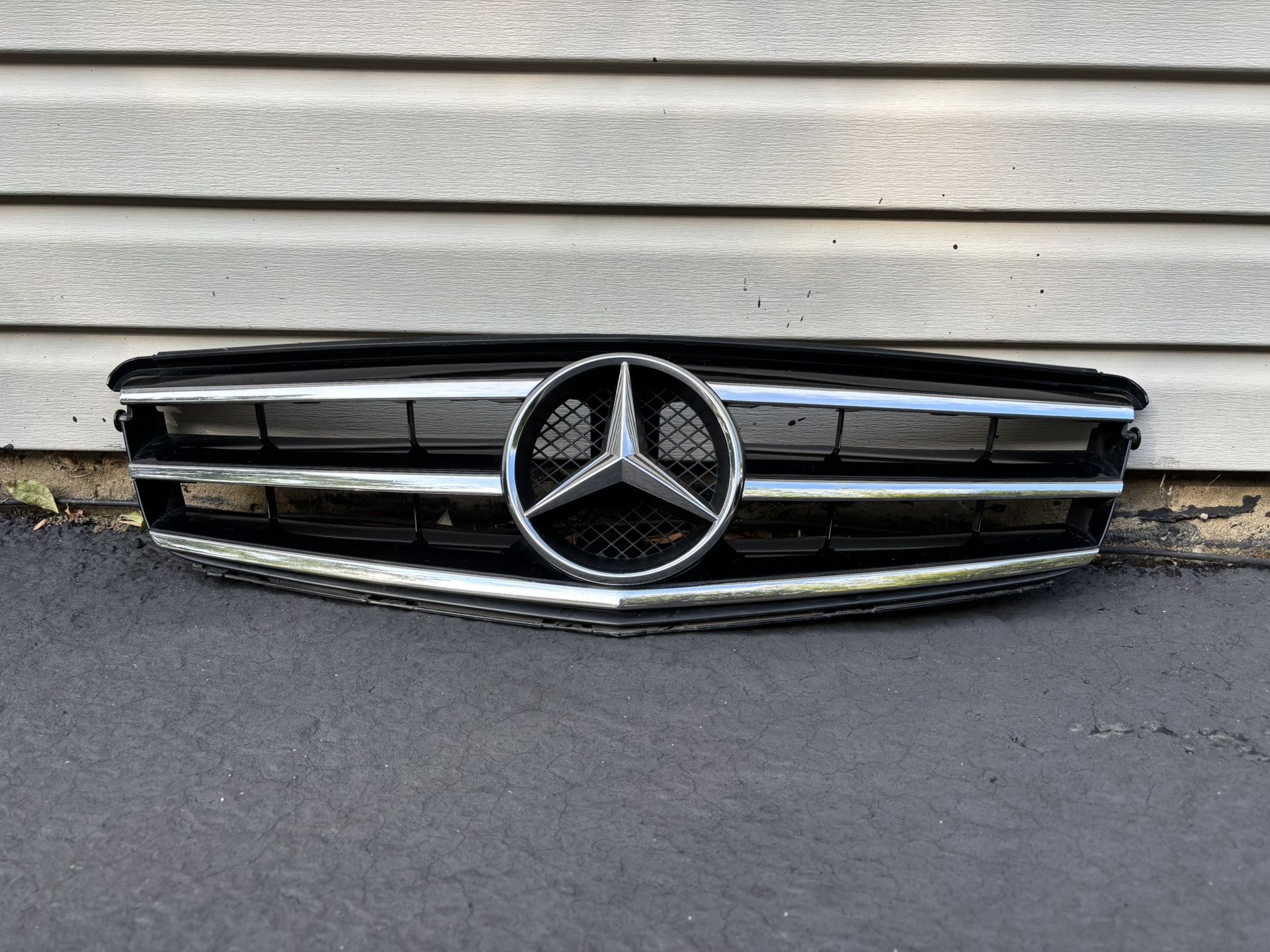 Mercedes Benz Grille