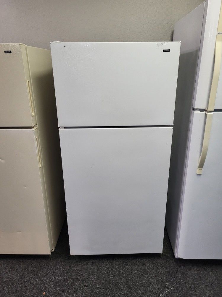 🤶Winter Sale! Hotpoint 16cuft Fridge - Warranty Included