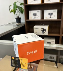 Sony ZV-E10 Mirrorless Camera (NEW, 1 year warranty)