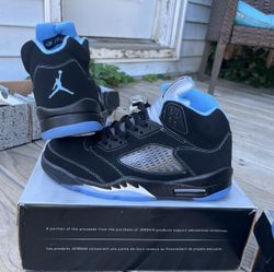 Jordan 5 University Blues