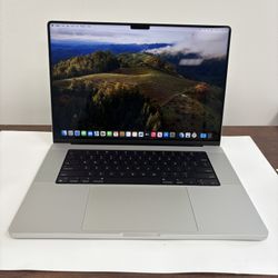 2023 Apple MacBook Pro M2 Pro 12 Core 16GB 512GB 4 Counts Charger Music & Video Software & Charger