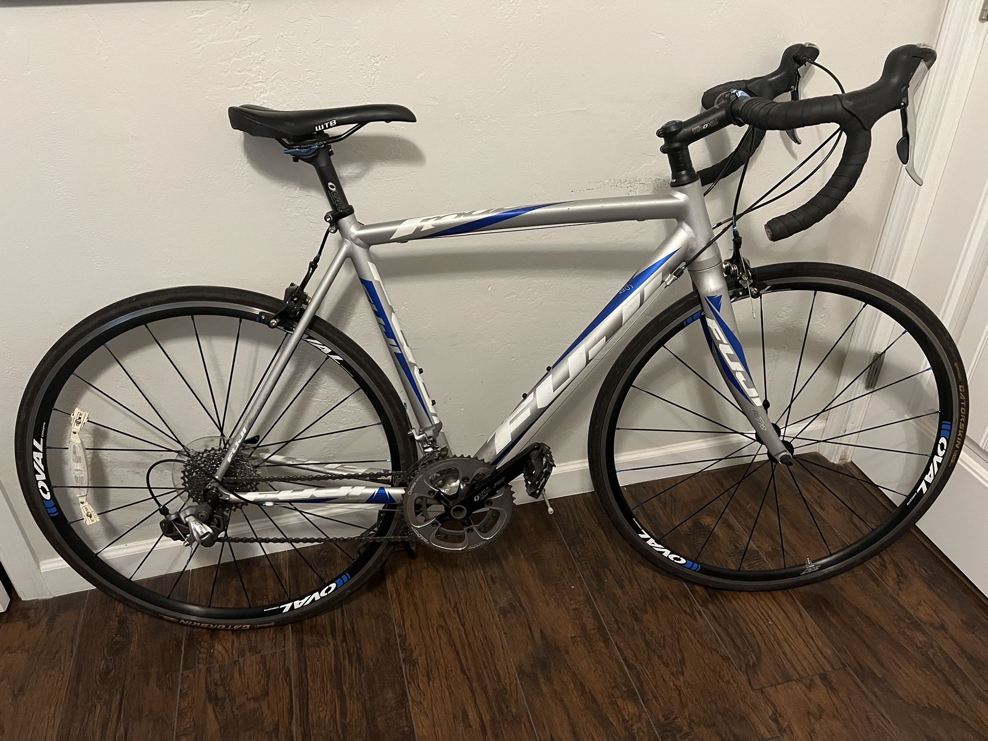 Fuji Roubaix 1.5 Road Bike 55 cm